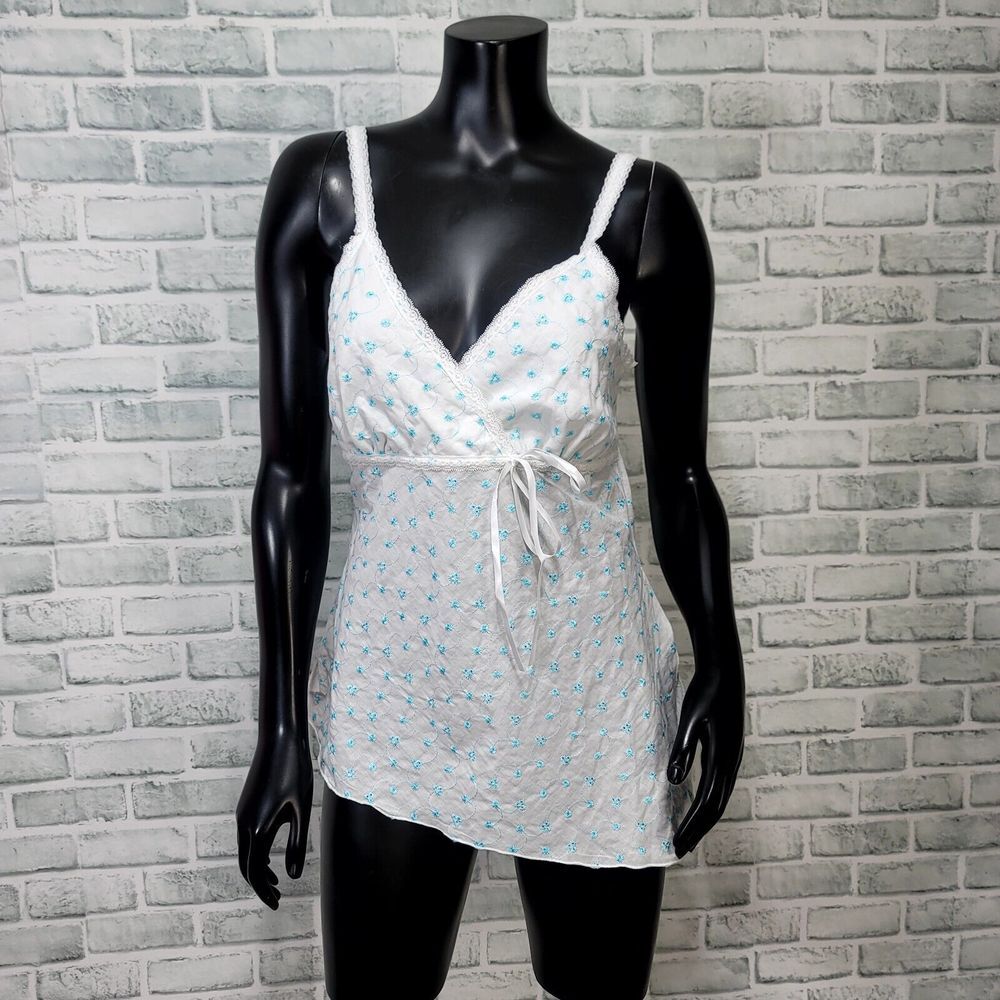 White Eyelet Cotton Surplice Neckline M/L Babydoll Top Blue Embroidery